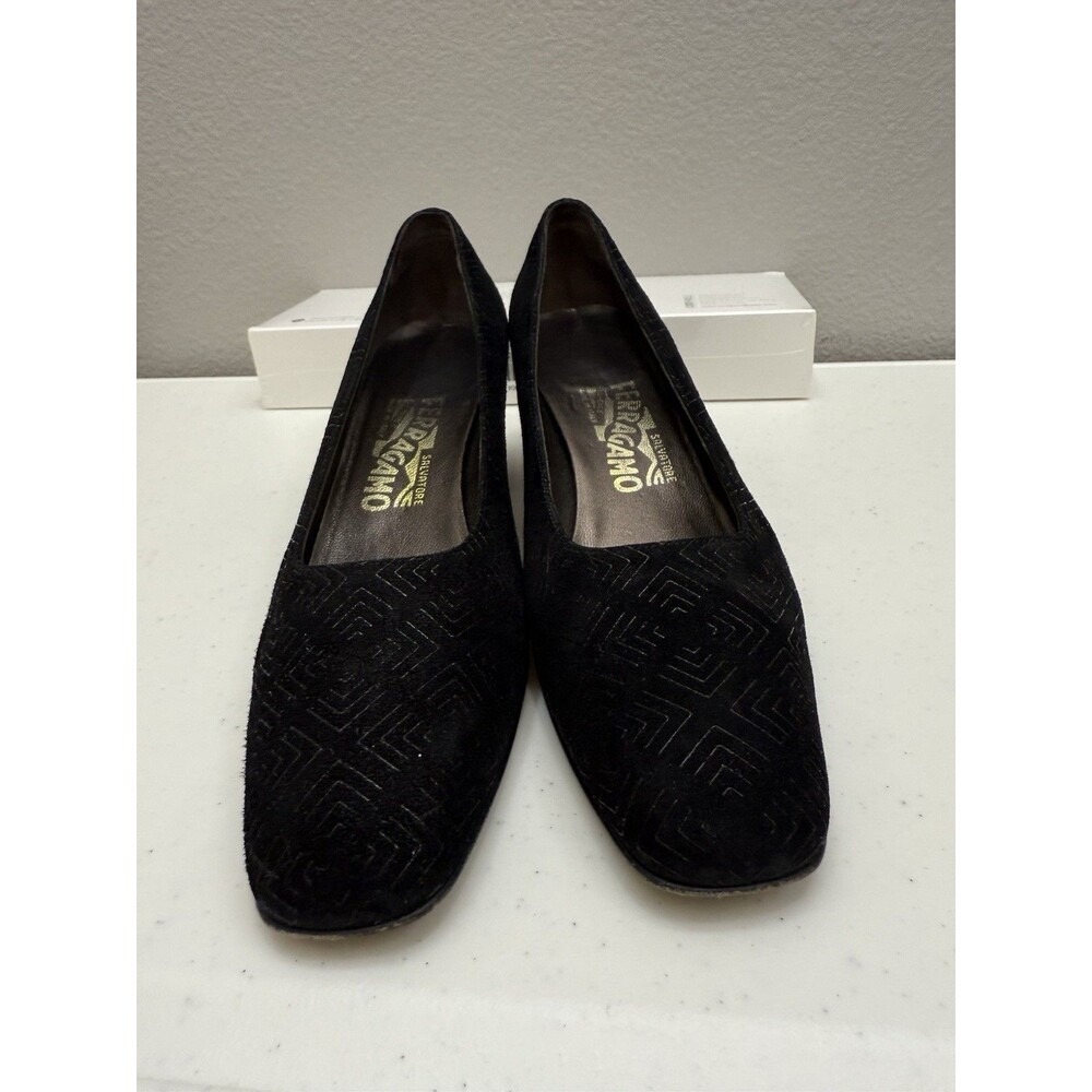Salvatore Ferragamo Pumps Low Heel Size 9 AA Black Suede Shoes - Picture 7 of 10